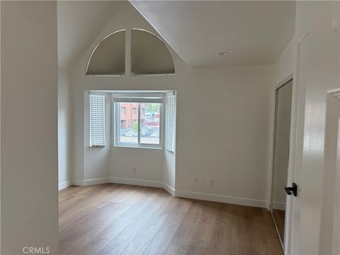 Tiny photo for 5145 Yarmouth Ave, Encino, CA 91316 (MLS # SR26046963)
