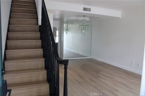 Tiny photo for 5145 Yarmouth Ave, Encino, CA 91316 (MLS # SR26046963)