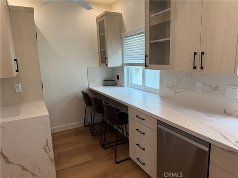 Tiny photo for 5145 Yarmouth Ave, Encino, CA 91316 (MLS # SR26046963)