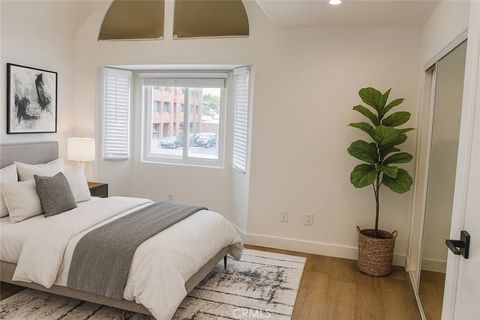 Tiny photo for 5145 Yarmouth Ave, Encino, CA 91316 (MLS # SR26046963)