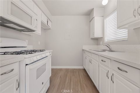 Tiny photo for 633 New Los Angeles Ave, Moorpark, CA 93021 (MLS # SB25220236)