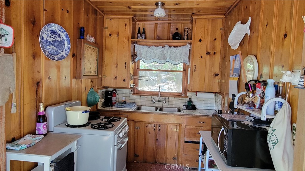 Green Valley Lake (GVLK) - Residential