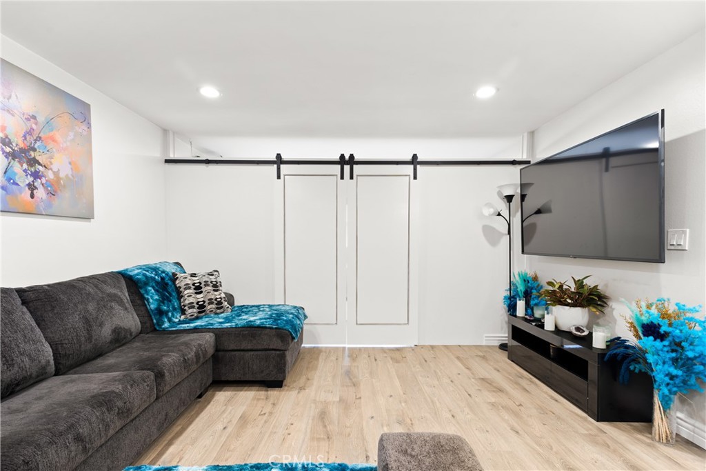 7740 Redlands Street G2087