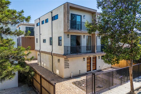 Photo of 5508 Barton Avenue, Hollywood, CA 90038 (MLS # BB26211104)