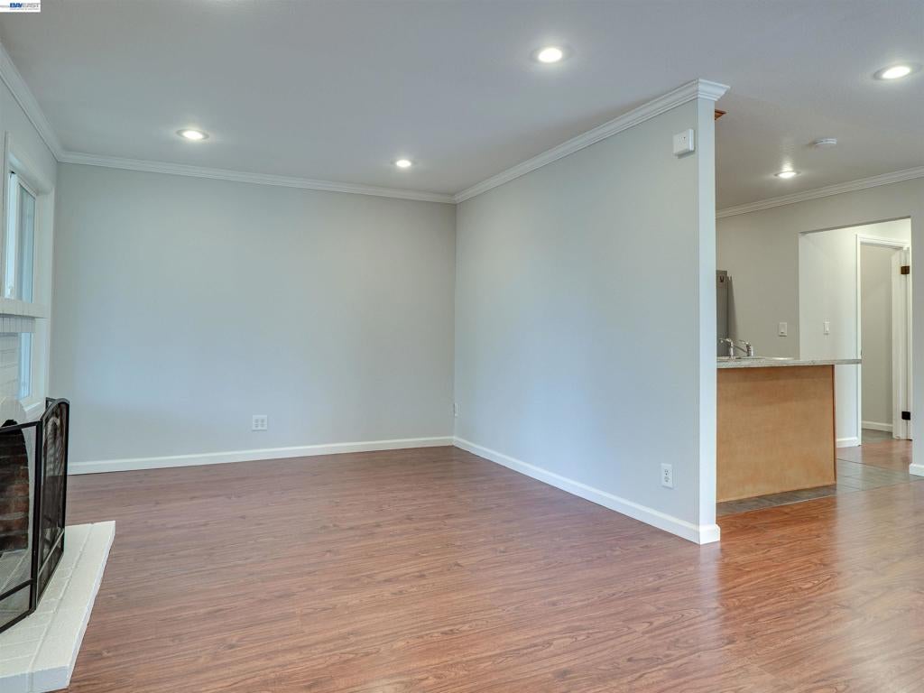 33181 Lake Lanier Pl
