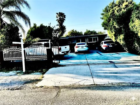 Photo of 18578 9th ST, Bloomington, CA 92316 (MLS # CV26096823)