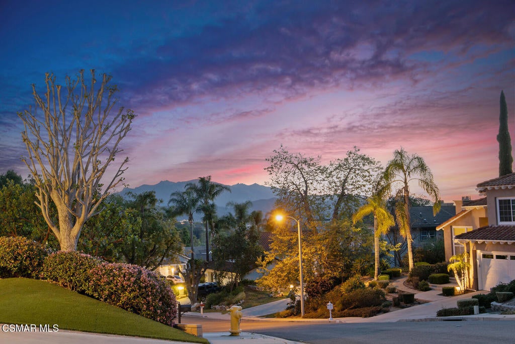 1390 Oakridge Court