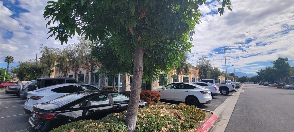 1861 W Redlands Blvd