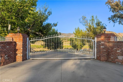 Photo of 32944 Agua Dulce Canyon RD, Agua Dulce, CA 91390 (MLS # SR26106629)