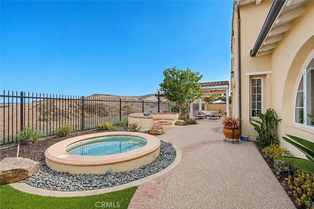 525 Luminous, Irvine CA 92603 - Photo 34