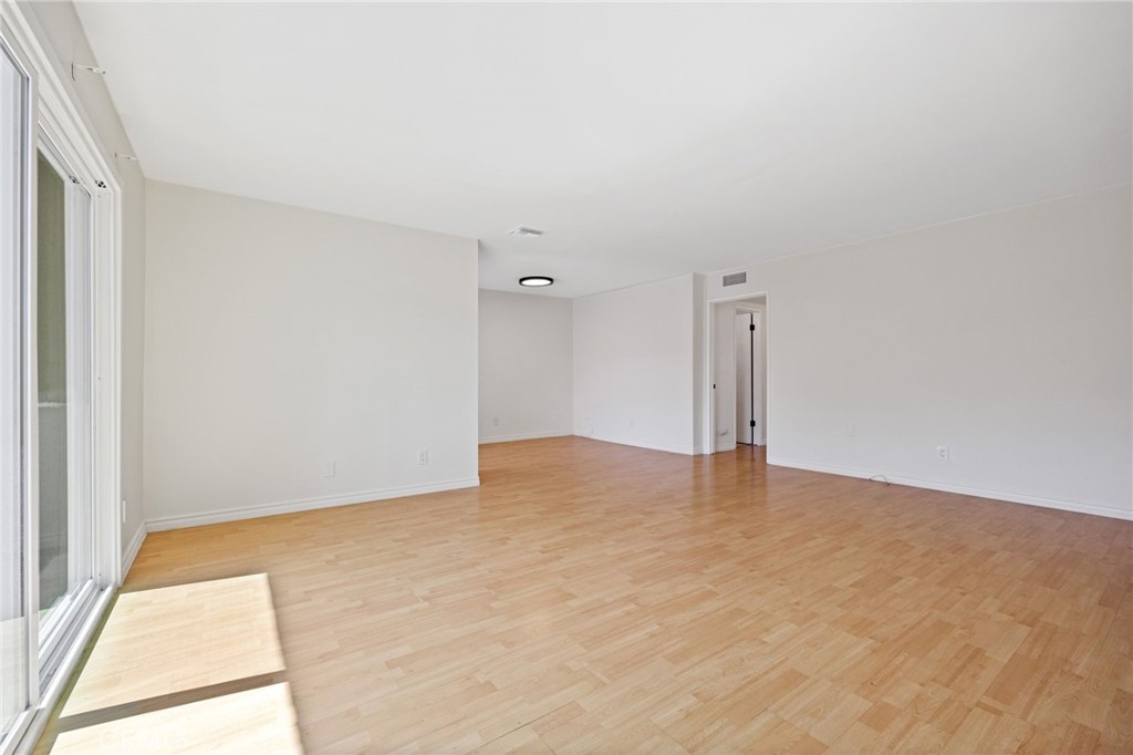 5055 Coldwater Canyon Avenue 105