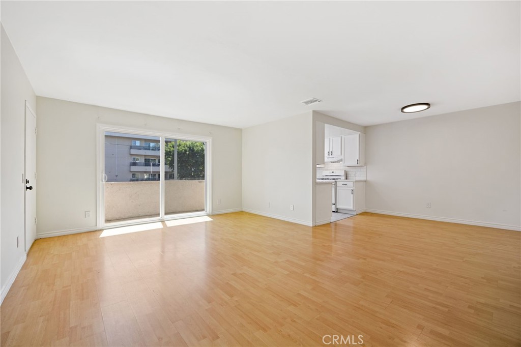 5055 Coldwater Canyon Avenue 105