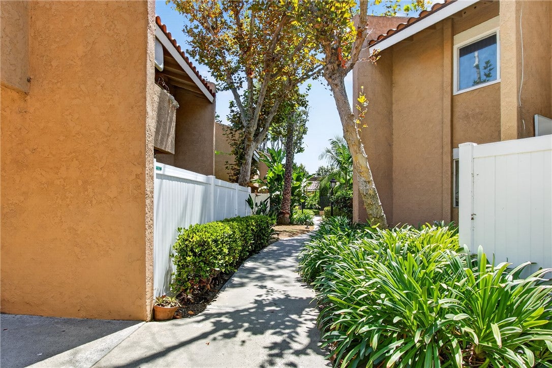 1101 W Macarthur 163