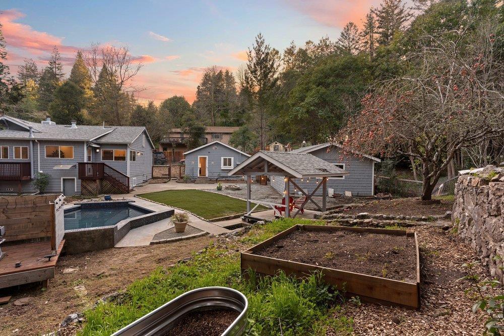 564 Hillcrest Drive