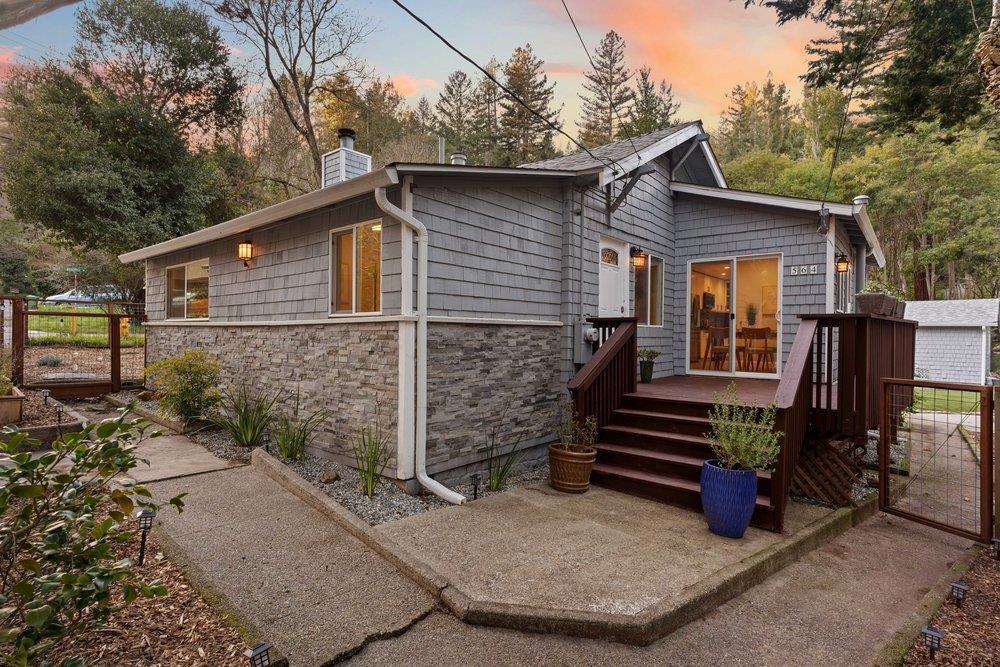 564 Hillcrest Drive