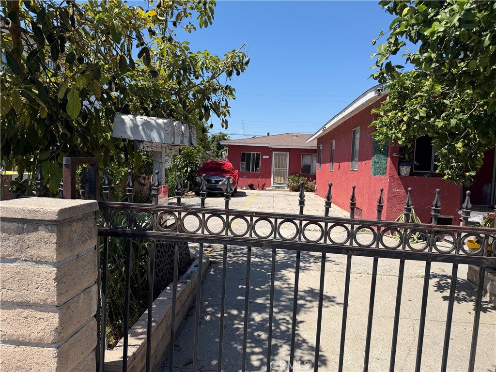 2023 E 76th