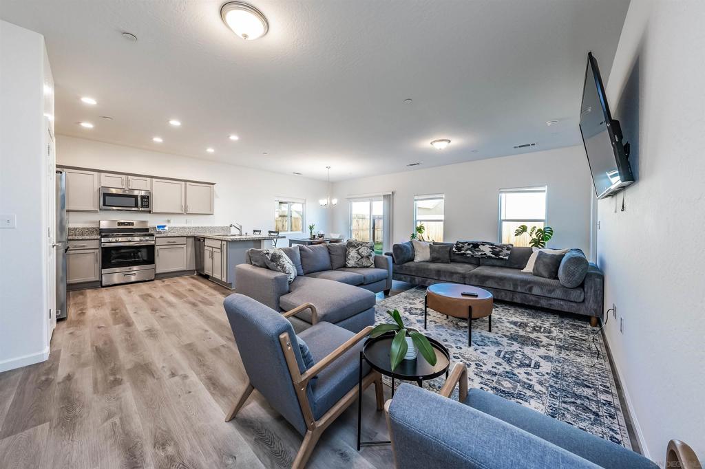 13722 Larkspur Way