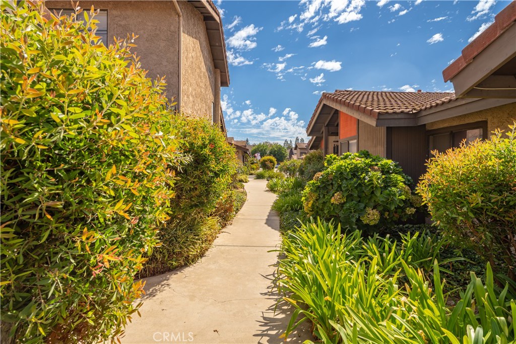 123 S Hollenbeck Avenue