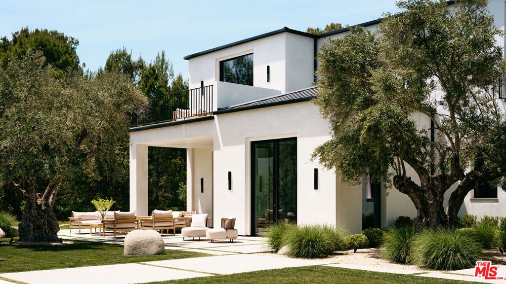 Photo of 73 Beverly Park Lane, Beverly Hills, CA 90210 (MLS # 25624555)