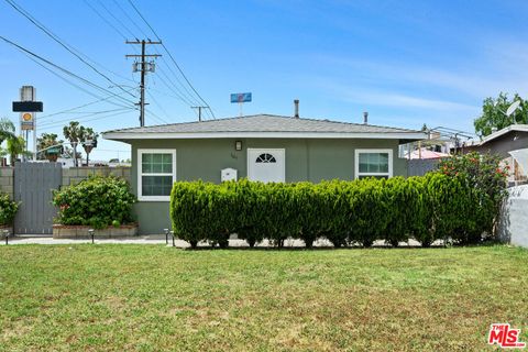 Photo of 101 N Dalton Avenue, Azusa, CA 91702 (MLS # 26673797)