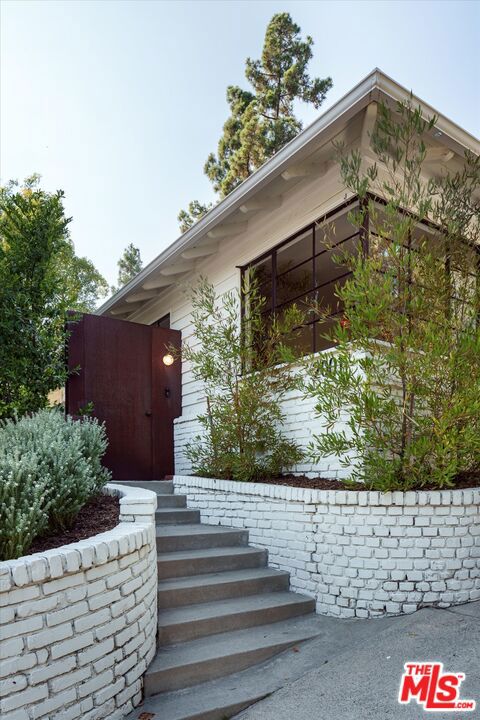 Properties 1 2001 Hill Drive