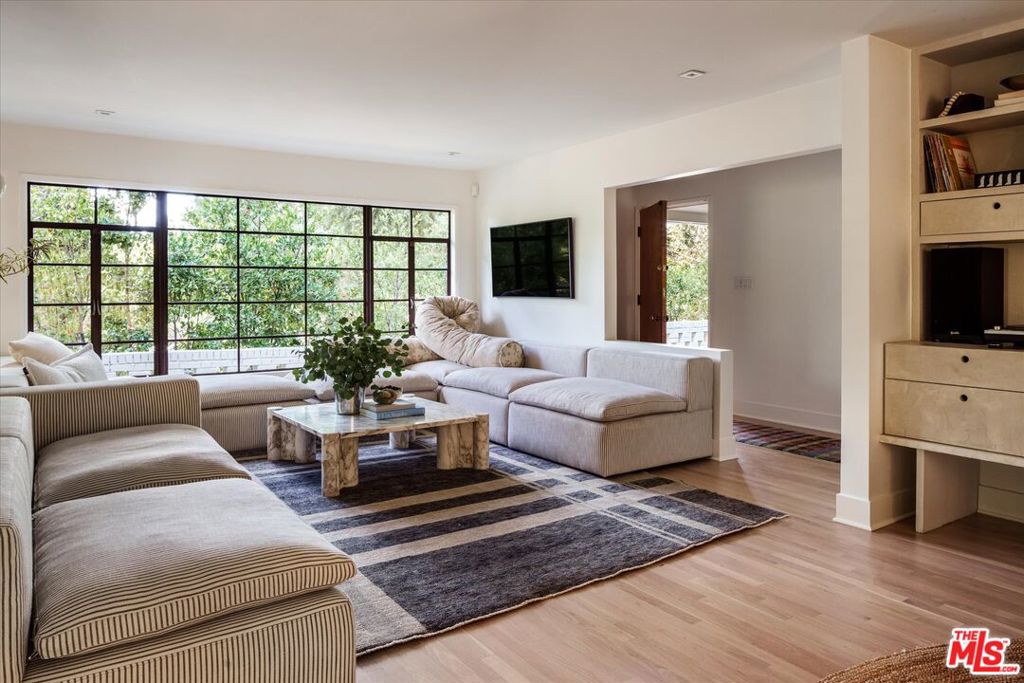 Properties 4 2001 Hill Drive