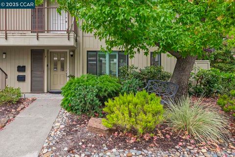 Photo of 1416 Canyonwood Ct #4, Walnut Creek, CA 94595 (MLS # 41111791) Photo of 1416 Canyonwood Ct #4, Walnut Creek, CA 94595 (MLS # 41111791)