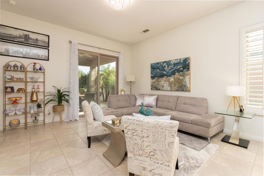 81907 Avenida Bahia