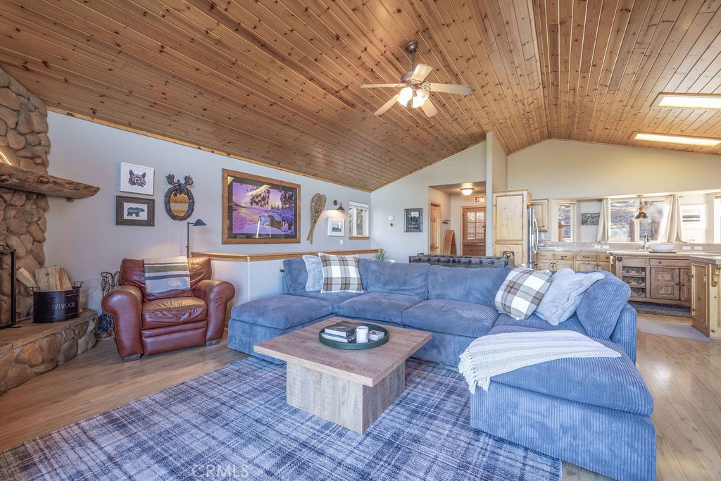 712 Villa Grove