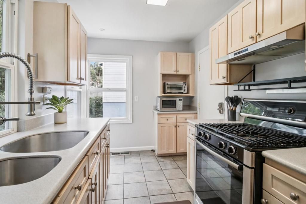 Photo of 347 Manor Drive, Pacifica, CA 94044 (MLS # ML82035817)