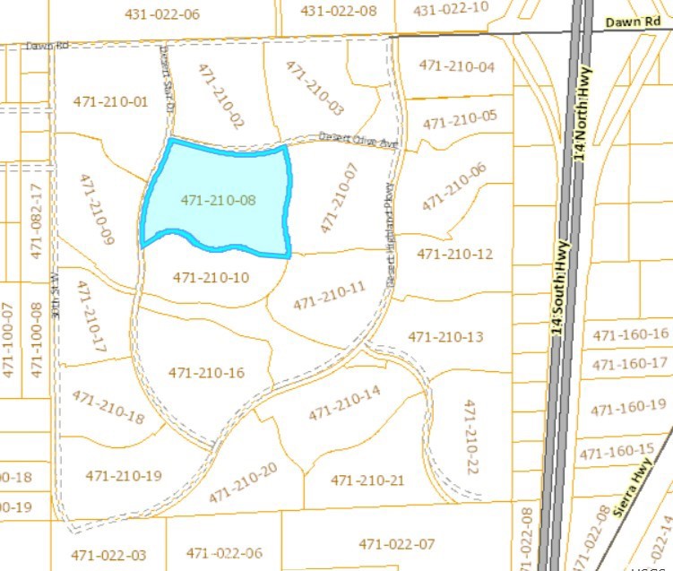 Over 40 acres of mostly flat land in Kern County. Located approximately 5 minutes from Rosamond and about half mile from Hidden Valley. Ideal for buyers seeking weekend escape or a buildable site, there is no HOA. The property offers breathtaking panoramic views and great potential in Southern California's high desert. Buyer must verify all utilities and intended uses with Kern County.