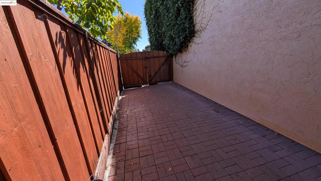 DAYBREAK - Residential