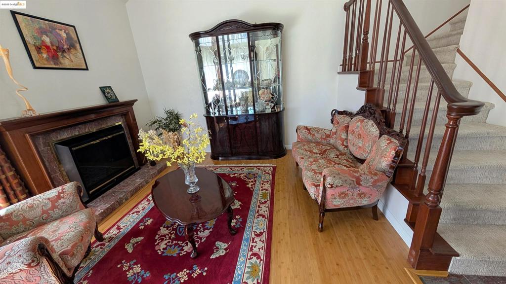 DAYBREAK - Residential