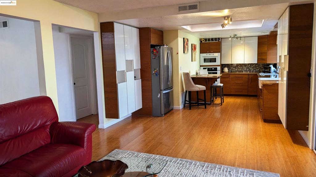 DAYBREAK - Residential