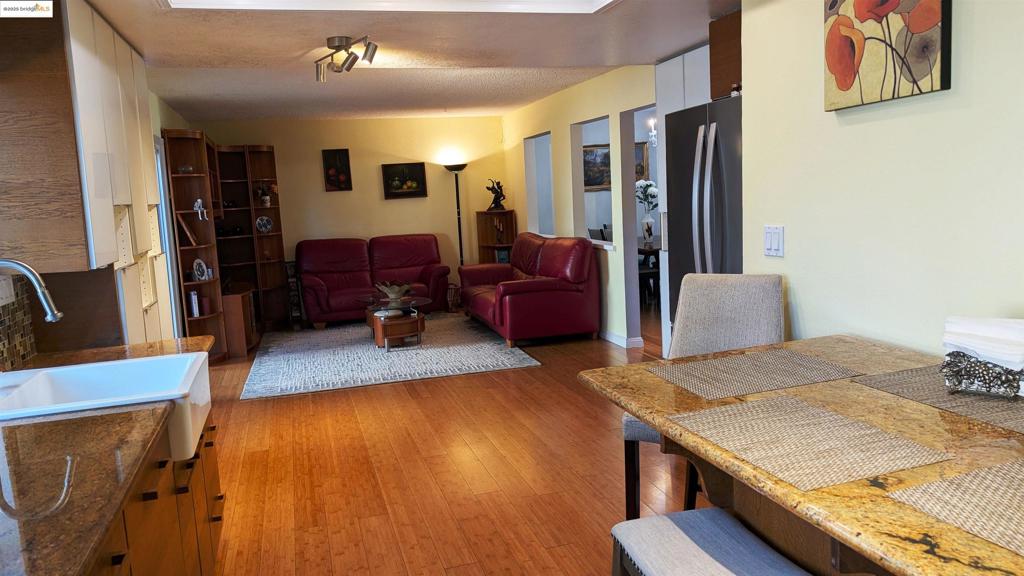 DAYBREAK - Residential