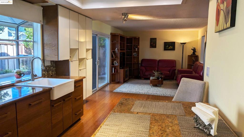 DAYBREAK - Residential