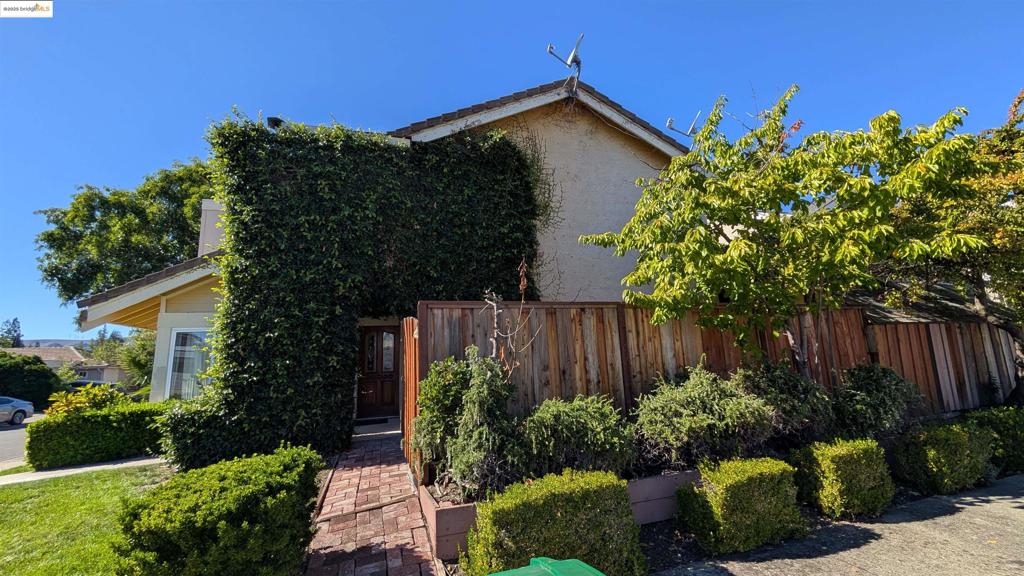 DAYBREAK - Residential