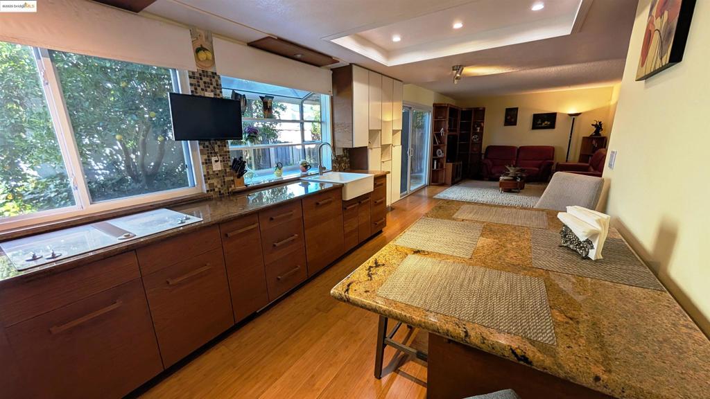 DAYBREAK - Residential