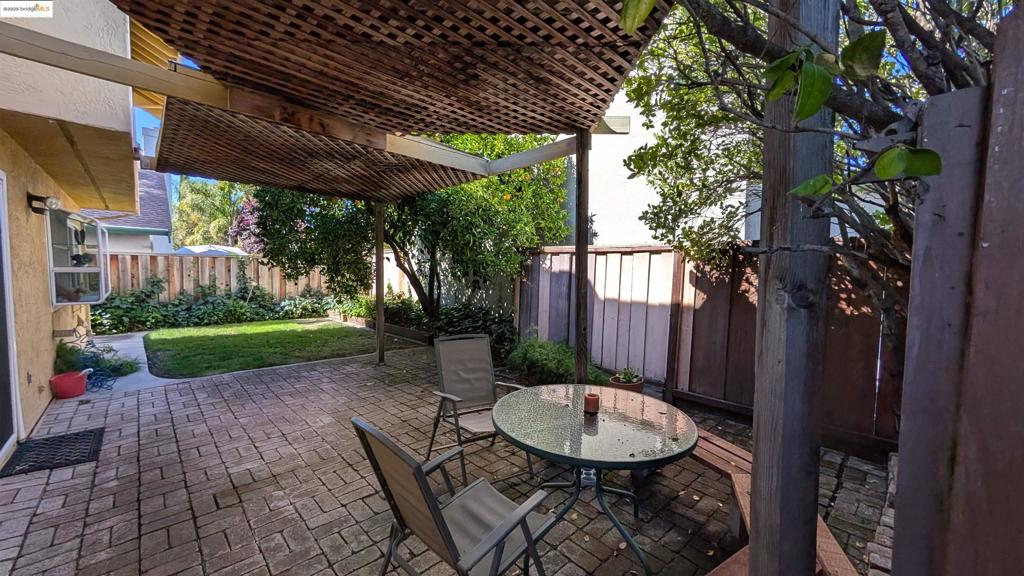 DAYBREAK - Residential