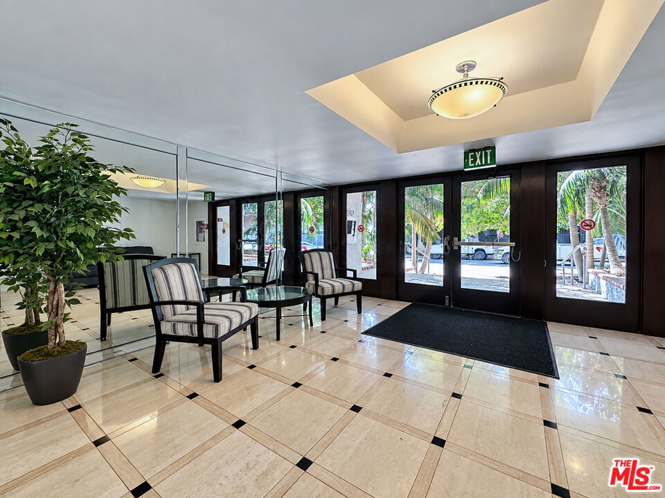 1262 S Barrington Avenue 304