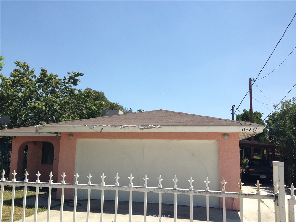 Great started home located in the city of San Bernardino. This property will require TLC all buyers welcomed.
