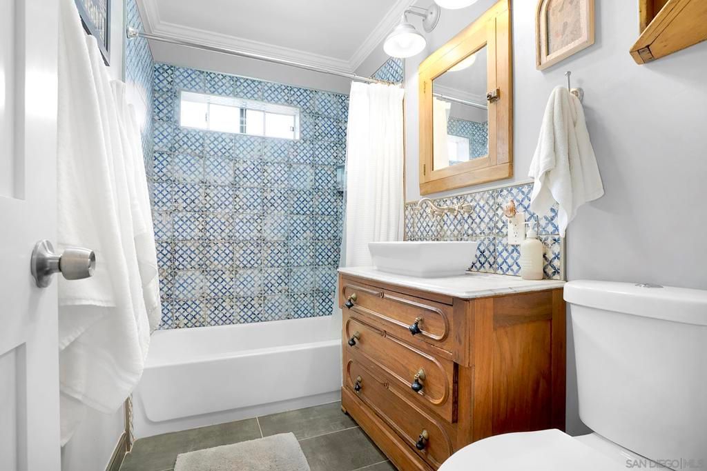listing image 130729435360873592127