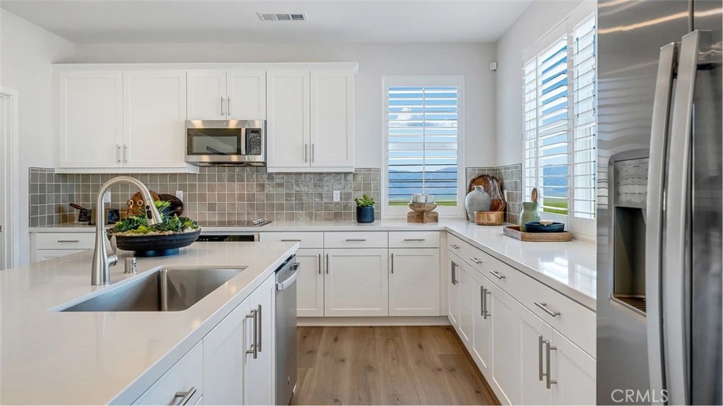 2642 E Hyde Paseo