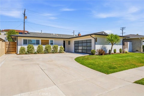 Photo of 3124 Trinity DR, Costa Mesa, CA 92626 (MLS # NP26159892)
