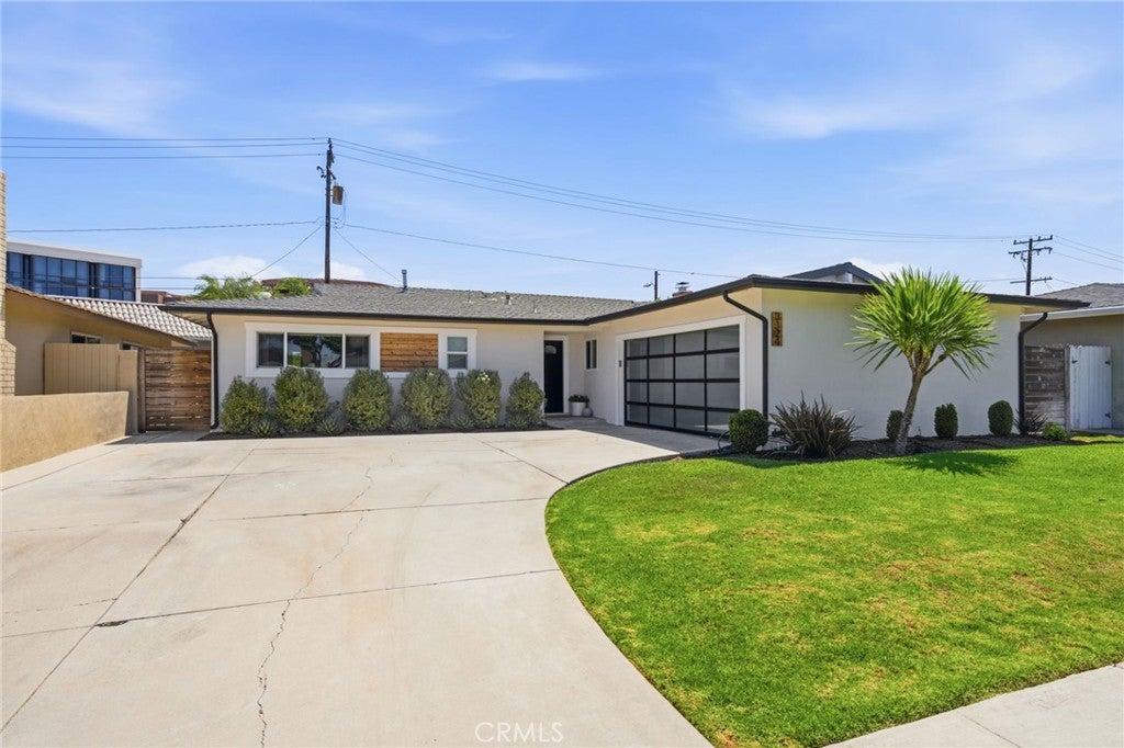 3124 Trinity DR, Costa Mesa CA 92626
