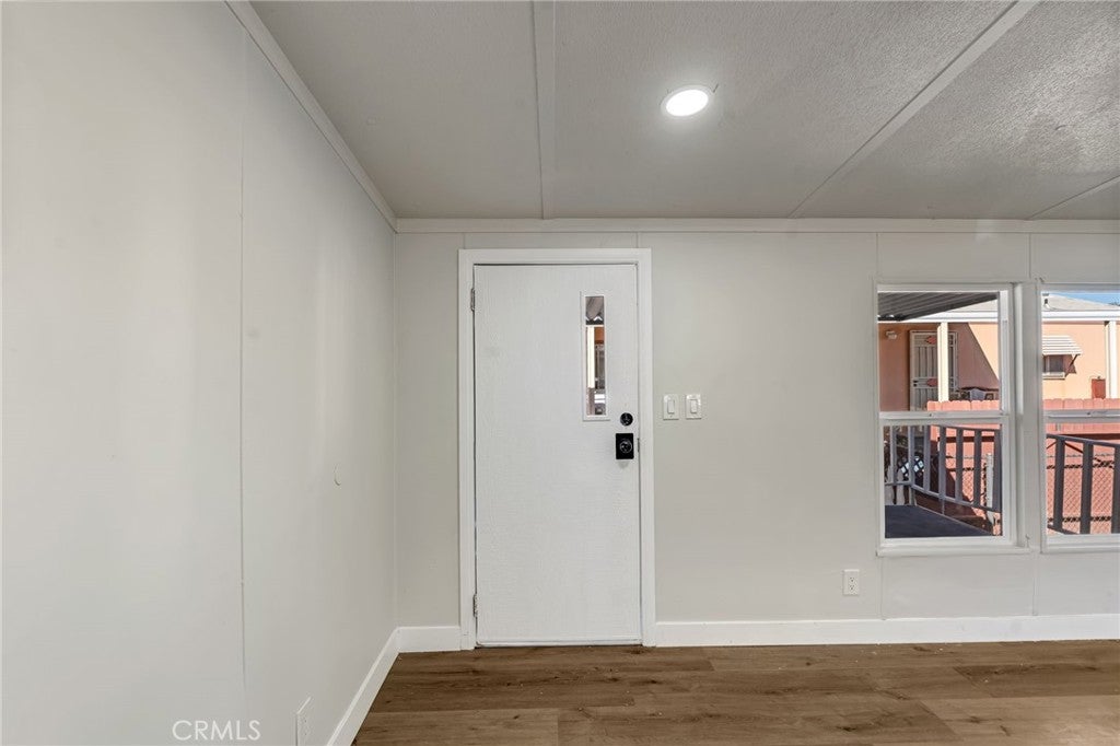 20843 Waalew Road C122
