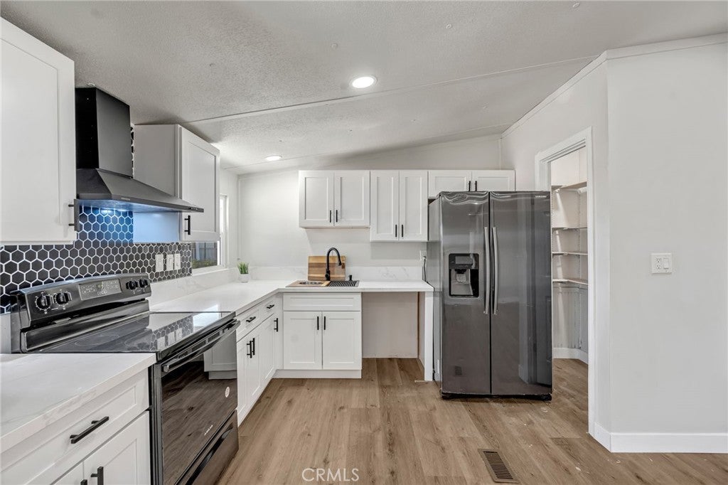 20843 Waalew Road C122