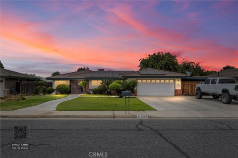 Photo of 7604 Kimberly AVE, Bakersfield, CA 93308 (MLS # NS26153805)