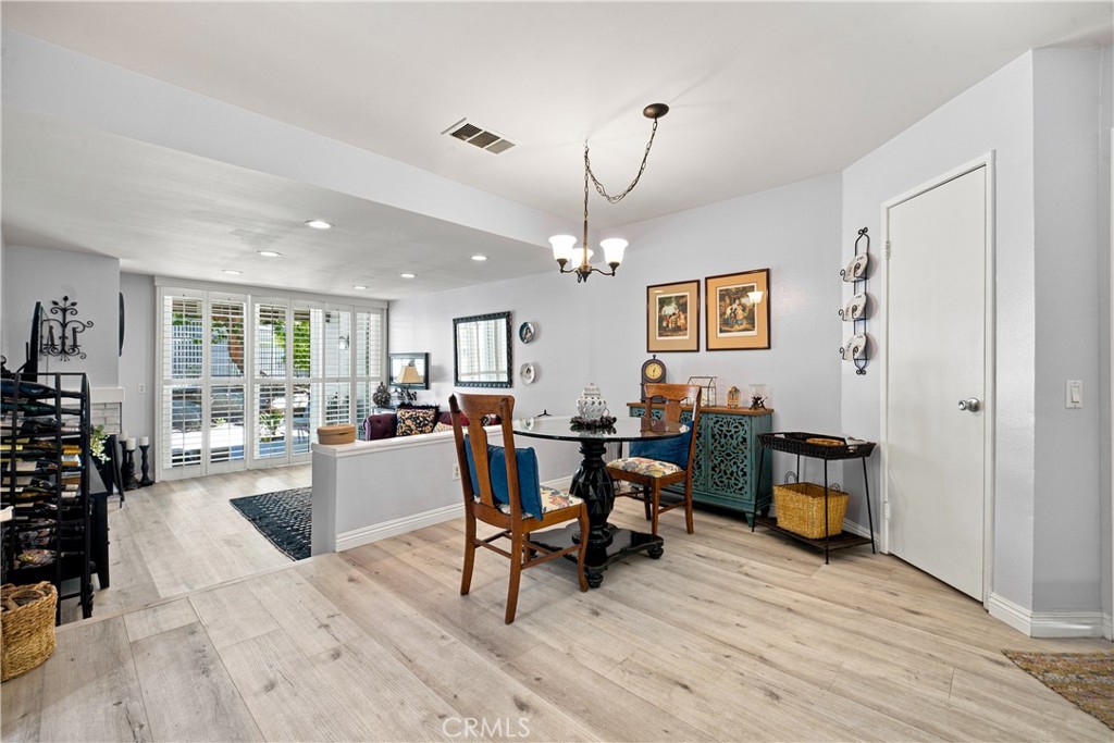 25697 Pine Creek
