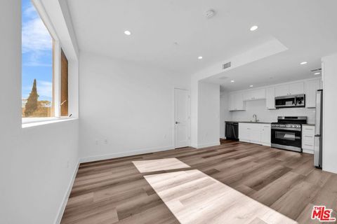 Photo of 667 N Wilton Place #207, Los Angeles, CA 90004 (MLS # 25609159)
